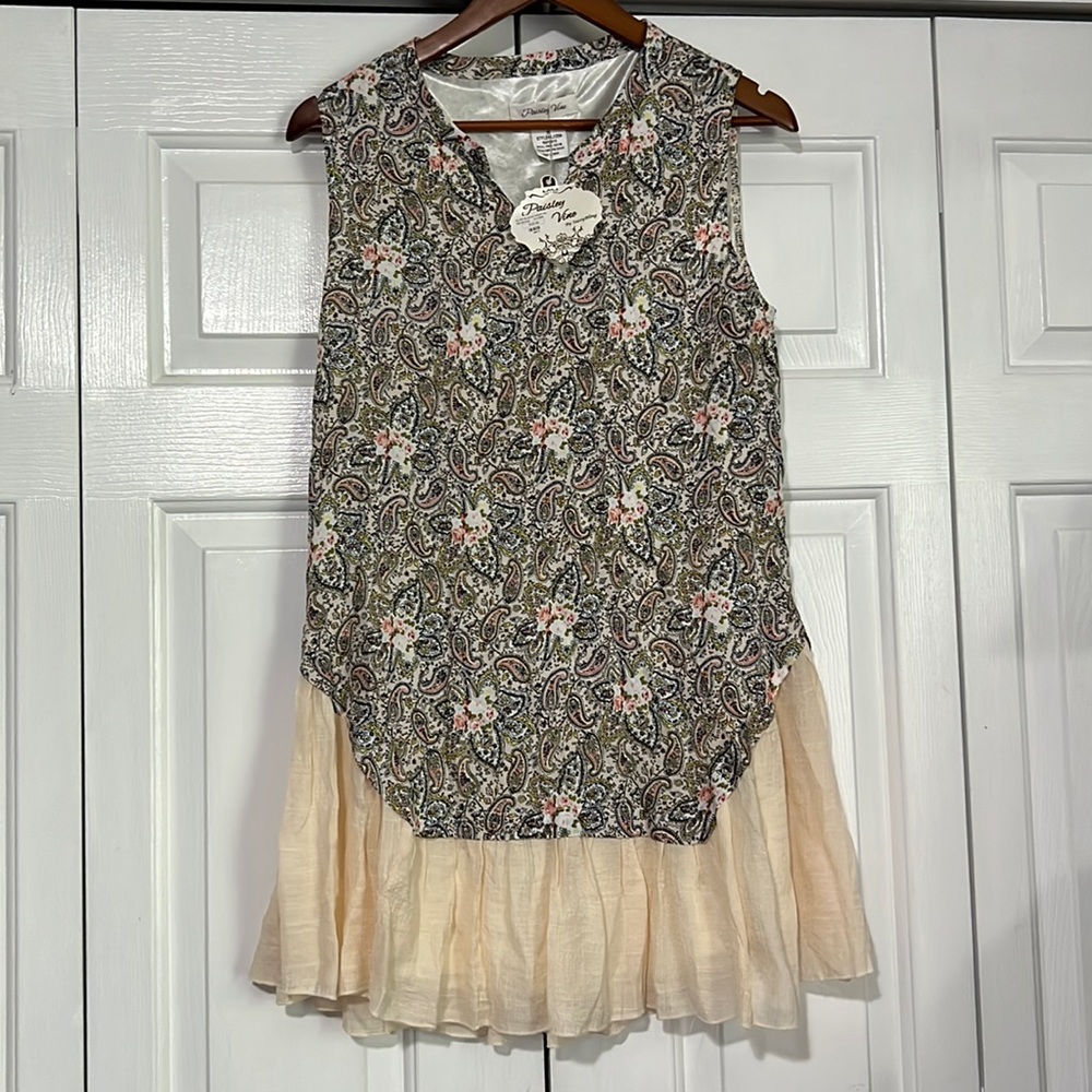NWT Paisley Vine blouse size s